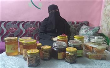 التجارة مع الله.. بائعة العسل في كفر الشيخ تتبرع به لمرضى السرطان رغم احتياج أسرتها للأموال