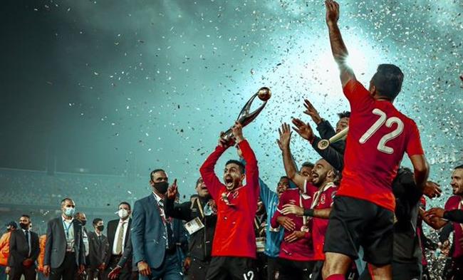 الفيفا تحتفى بذكرى تتويج الأهلي بنهائي القرن على حساب الزمالك