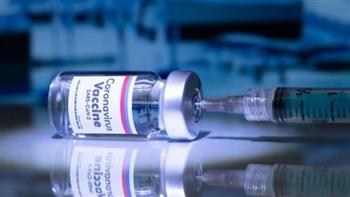   "أوميكرون "المتحور الجديد يُجبر الشركات على تطوير اللقاحات 