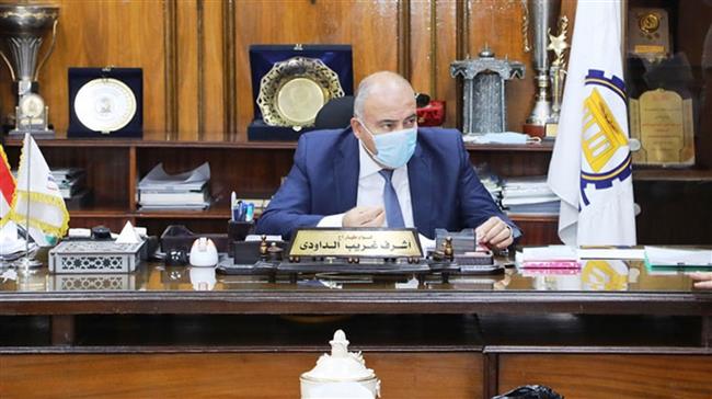 «الداودي» يعلن عن بدء ذبح دفعة جديدة من الدواجن بالمجزر الآلي
