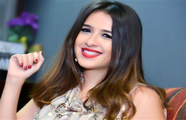 تصريحات مثيرة للفنانة ياسمين عبد العزيز في أول ظهور لها بعد وعكتها الصحية