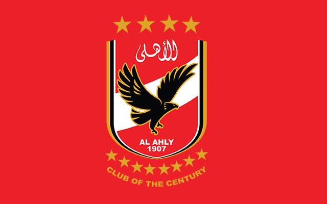وفد النادي الأهلي يقدم واجب العزاء في رئيس الزمالك السابق