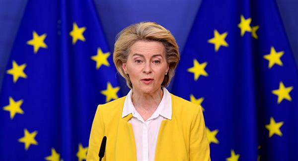 رئيسة المفوضية الأوروبية: نخوض سباقا مع الزمن ضد "أوميكرون"