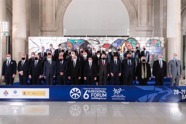 صورة جماعية للوزراء المشاركين في المنتدى الإقليمي السادس «للاتحاد من أجل المتوسط ببرشلونة»