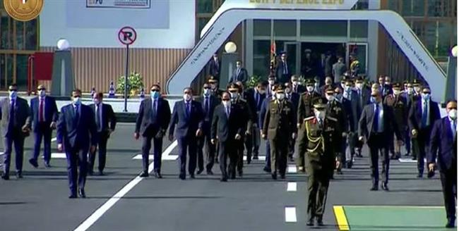 السيسي يتفقد أجنحة معرض «إيديكس 2021»