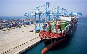 انتظام حركة الملاحة وتداول البضائع بميناء الإسكندرية