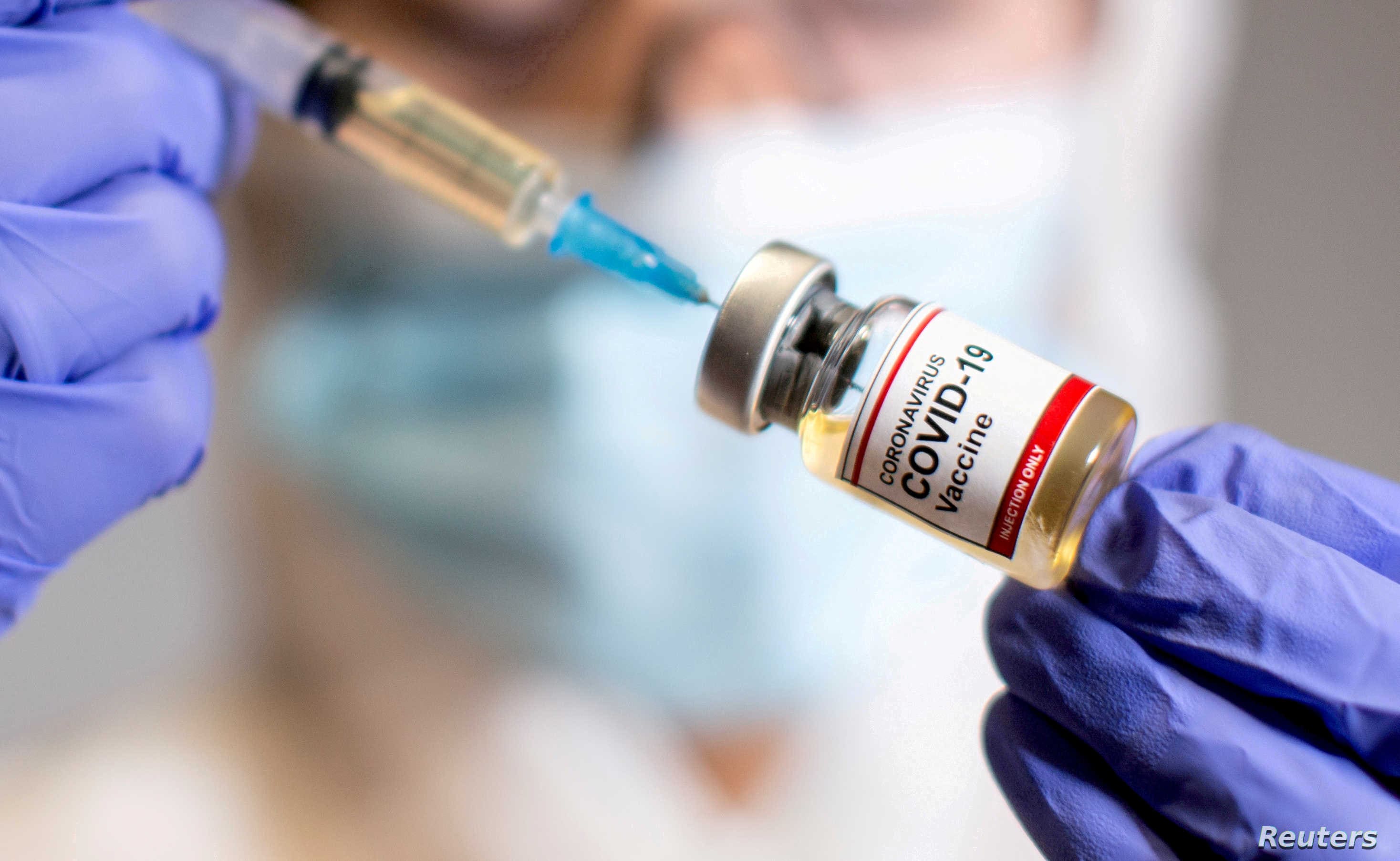 تطعيمات إلزامية ضد كورونا لعاملي هيئة الخدمات الصحية ببريطانيا