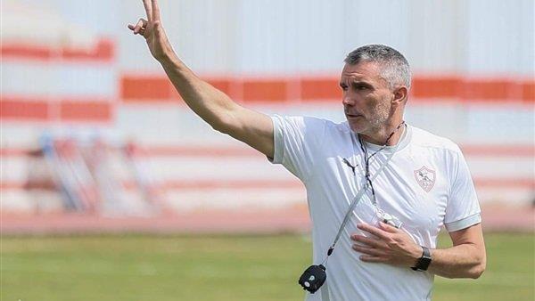 كارتيرون يحذر لاعبى الزمالك من الاعتراض على الحكم فى مباراة القمة