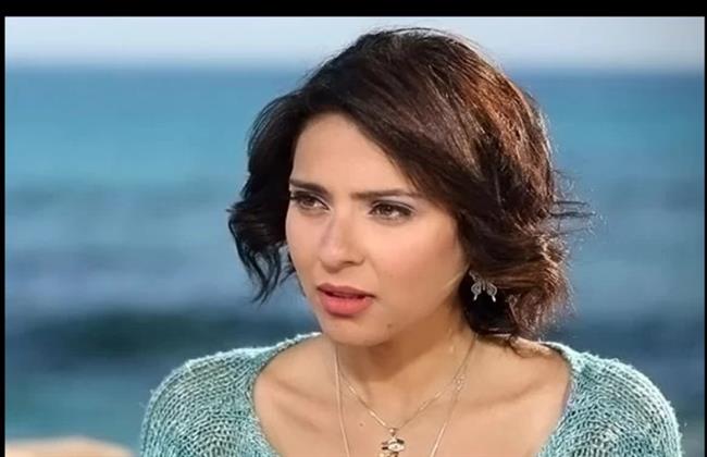 نورهان شعيب تطلب الدعاء لوالدتها