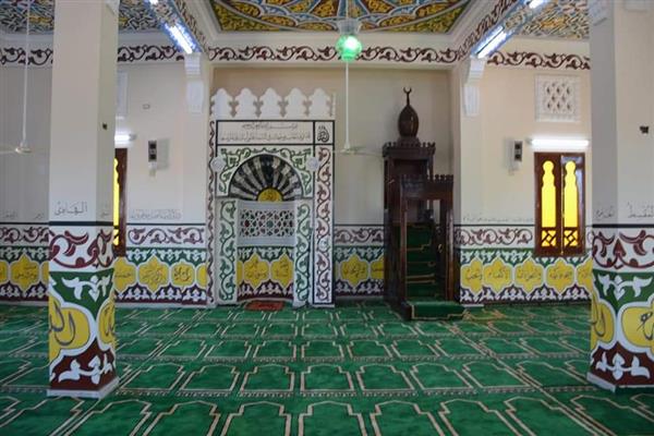 محافظ الوادي الجديد يفتتح مسجد «أفطيمة» ويتفقد تجربة التلقيح الصناعي للسلالات الحيوانية
