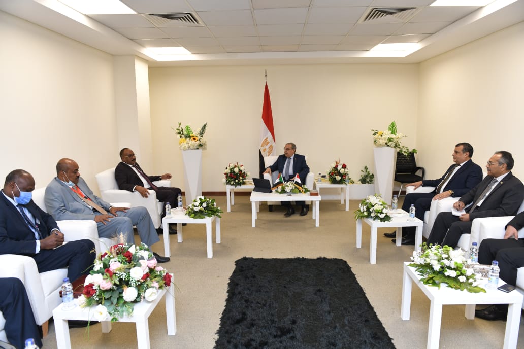 وزير الإنتاج الحربى يلتقى رئيس هيئة التصنيع الحربى السوداني
