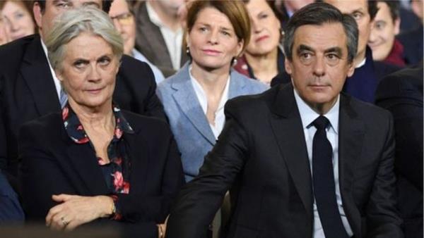 نيابة فرنسا تطالب بسجن رئيس الوزراء الأسبق 5 سنوات