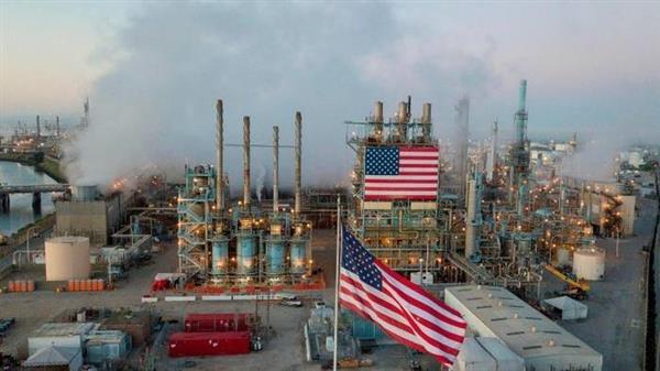 إنتاج النفط الأمريكي يهبط 380 ألف برميل يوميا