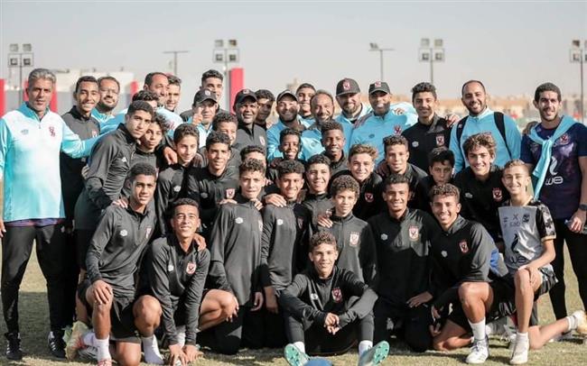 موسيمانى يتابع تدريبات فرق الناشئين.. ويبدى إعجابه مستوى اللاعبين