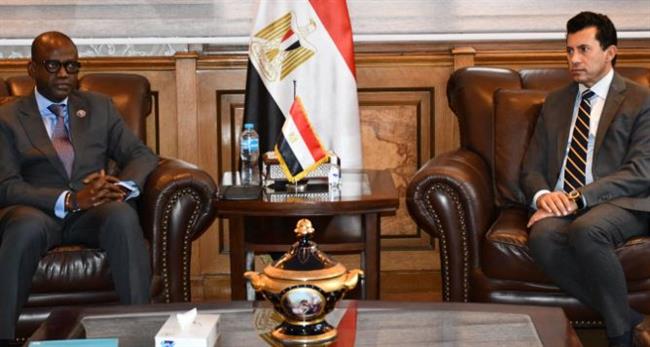 وزير الرياضة يلتقي رئيس منظمة إفريقيا الذكية
