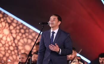   ابنه مخرج الحفل.. مدحت صالح يرفع أول لافتة كامل العدد في مهرجان الموسيقى العربية