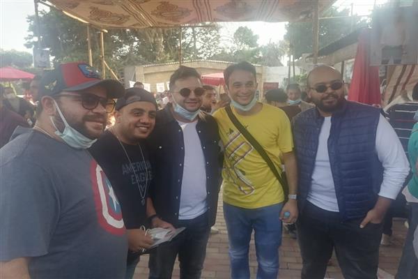 نجوم مسرح مصر يدلون بأصواتهم فى انتخابات المهن التمثيلية