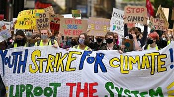   آلاف الشباب يشاركون فى "إضراب من أجل المناخ" فى جلاسكو