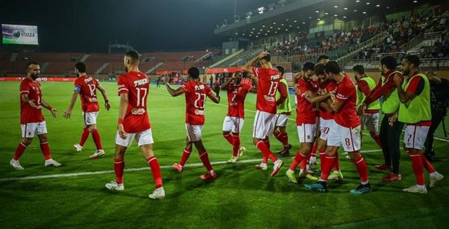 تقدم الأهلى بثلاثية نظيفة فى الشوط الأول أمام الزمالك بقمة الدورى المصرى