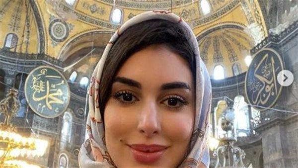 ياسمين صبرى ترتدى الحجاب