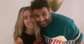 هنا الزاهد تحتفل بعيد ميلاد أحمد فهمى بتورتة الأهلى