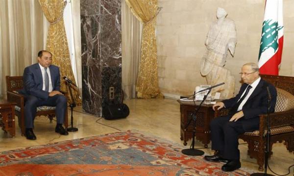 وفد الجامعة العربية يلتقى القيادات اللبنانية لحلحلة الأزمة مع السعودية