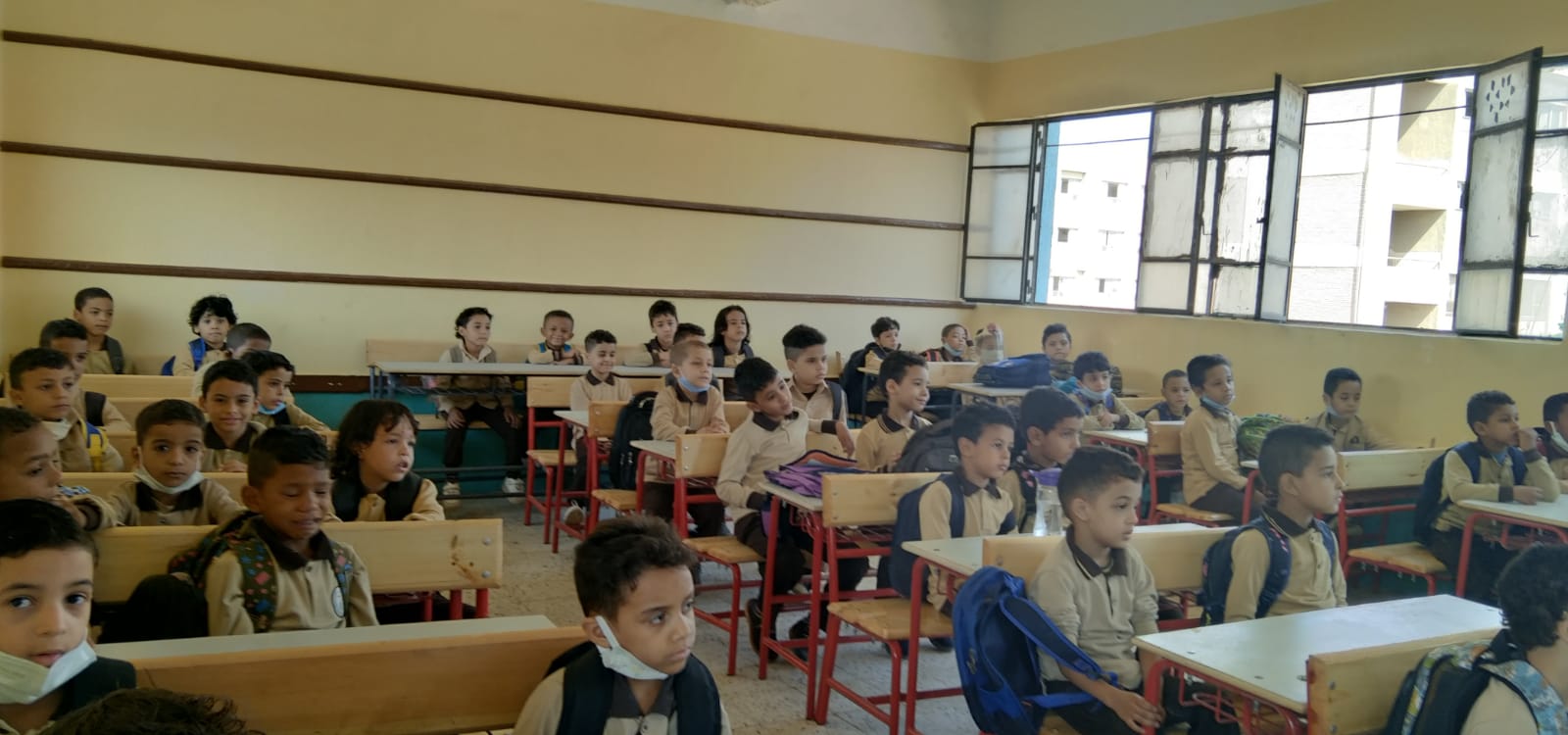 مسيرة طلابية بمدرسة الحفناوية الابتدائية بقرية أولاد نجم  بنجع حمادي