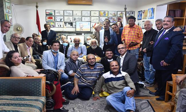 الكاريكاتير المصري يحتفل بعيده الأول بحضور أسرة الفنان «رخا»