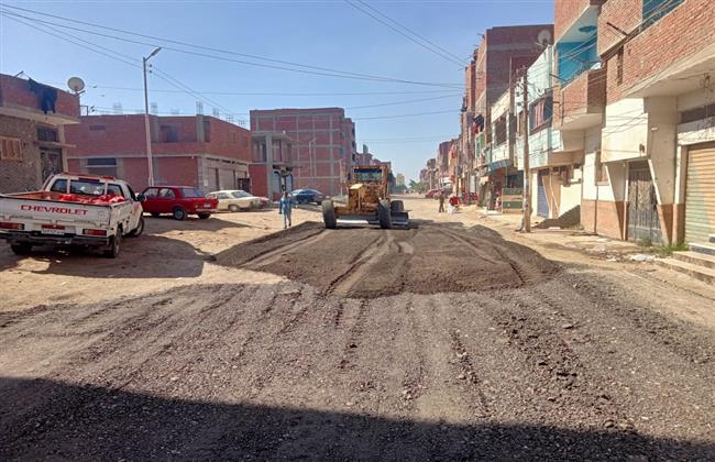 مديرية طرق الإسماعيلية.. بدء رصف وتطوير الشوارع الرئيسية بحي ثان