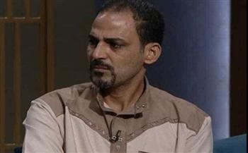 سائق «توك توك» يرعى سيدة تخلت عنها أسرتها.. وزوجته تفاجئه