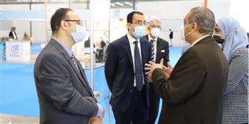   وفد «الدواء» يتفقد جناح الشركات المصرية بمعرض Worldwide 2021 _ CPhI 