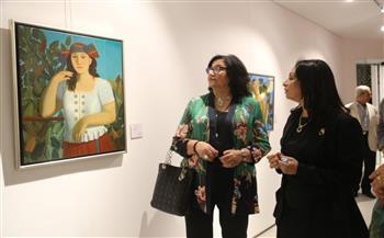 "محطات الغربة" بلغة الفن التشكيلى