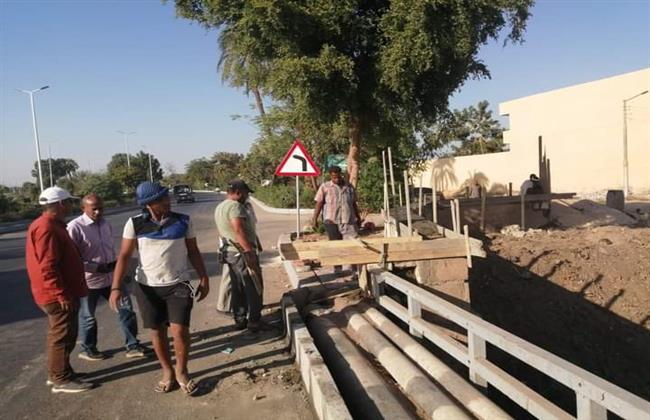 رئيس مدينة الأقصر يتابع إزالة الاشغالات وتبطين الترع وتأهيل المسارات السياحية