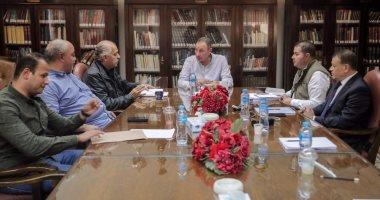 الخطيب يعقد اجتماعا مع اللجنة القانونية بالنادي الأهلي بحضور العامري فاروق