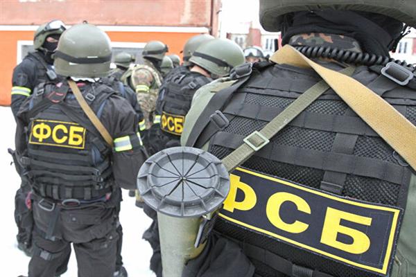 الأمن الروسي يُصادر كميات من الأسحلة والذخيرة في 21 منطقة روسية