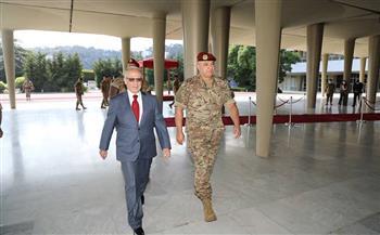 وزير الدفاع اللبناني يبحث حلول لعقبات وصول المساعدات