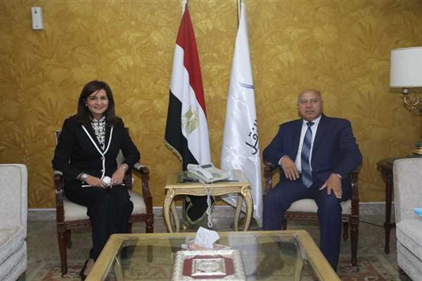 وزيرا الهجرة والنقل يبحثان التيسيرات الخاصة بسفر العمالة المصرية فى الأردن