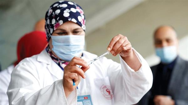 تطعيم 35 ألف و778 شخص ضد كورونا فى تونس