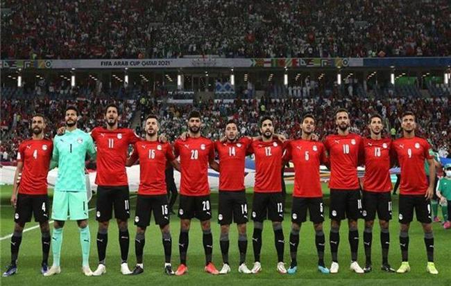 منتخب مصر بقميصه الأحمر أمام نظيره الأردني غدا في كأس العرب