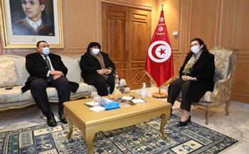   وزيرة الثقافة تبحث مع نظيرتها التونسية سبل تعزيز التعاون الفكري والإبداعي والفني المشترك