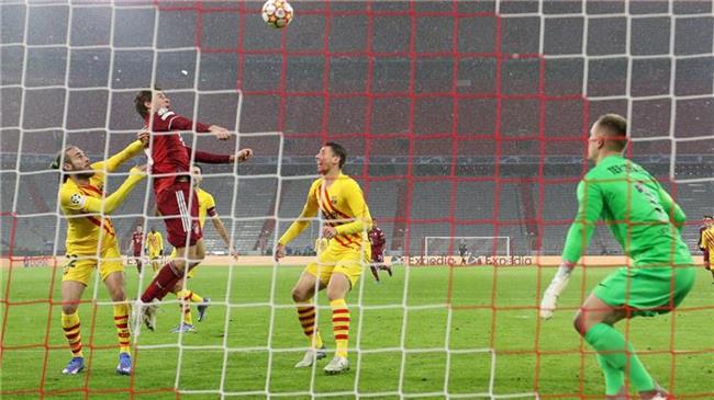ليفاندوفسكى يقود هجوم بايرن ميونخ لمواجهة ماينز 