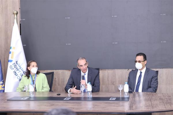 «وزير الاتصالات»: جامعة مصر التكنولوجية تقدم تخصصات حديثة تواكب تطورات سوق العمل العالمى