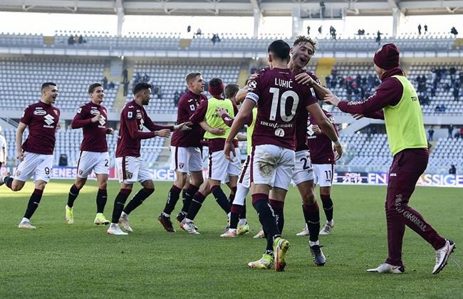 تورينو يفوز على بولونيا 2 - 1 في الدوري الإيطالي لكرة القدم