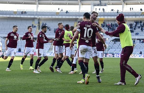 تورينو يفوز على بولونيا 2 - 1 في الدوري الإيطالي لكرة القدم