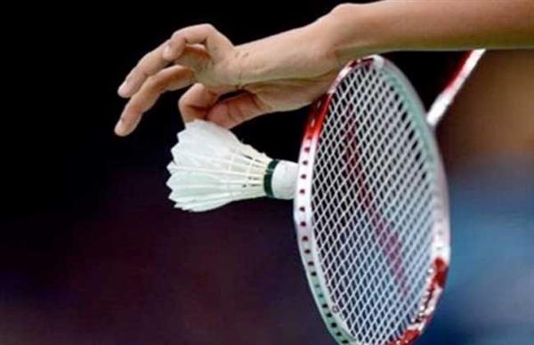 اتحاد الريشة الطائرة يكرم اللاعب جون خالد