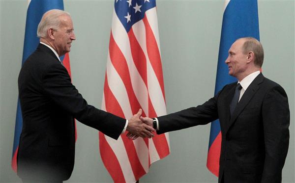 الخارجية الروسية: بوتين طرح على بايدن مسألة إعادة الممتلكات الدبلوماسية