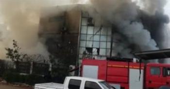   حريق هائل داخل مصنع للسودانى بالشرقية والحماية المدنية تسيطر عليه