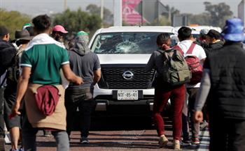   المكسيك: إصابة 17 شخصاً بجروح خلال صدامات بين مهاجرين والشرطة 