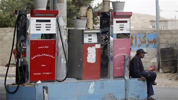  اليمن يخفض أسعار وقود السيارات 15 بالمئة مع تحسن سعر الريال