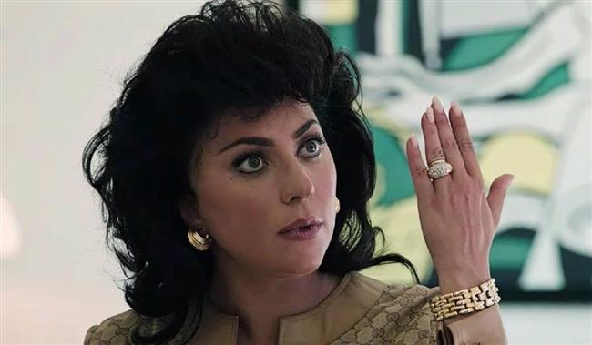 ليدي جاجا تعيد موضة مجوهرات الثمانينات